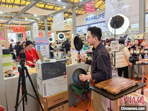 萬(wàn)商云集浦江畔 上海開(kāi)春掀起“展會(huì)熱”，日用百貨電商與線下交易并駕齊驅(qū)